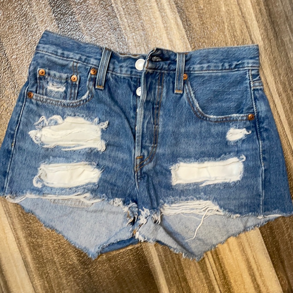 Women’s Levi’s cutoff high rise jean shorts